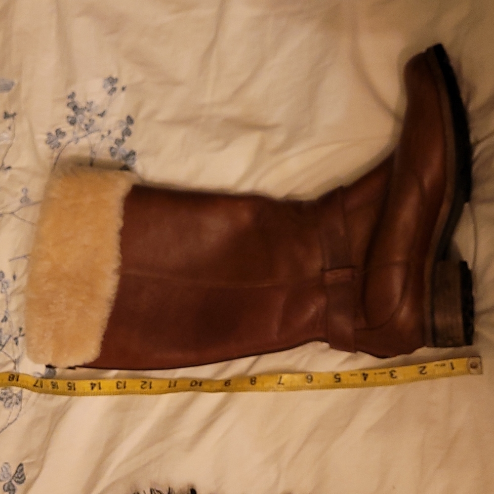 UGG camel shearling boots - Picture 11 of 12
